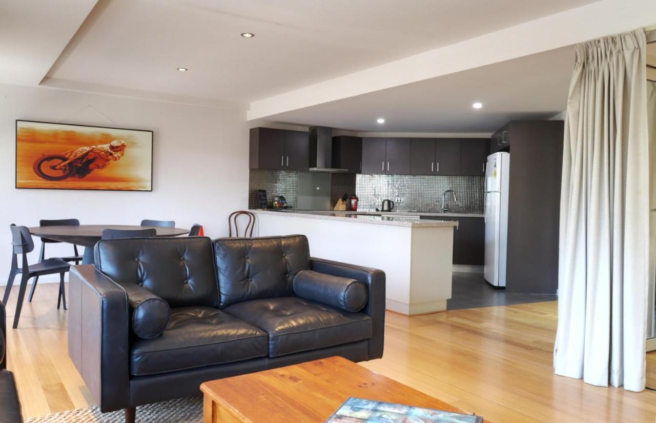 Fiveways Balcony, King Bed, Chef'S Kitchen Apartment Fremantle Bagian luar foto
