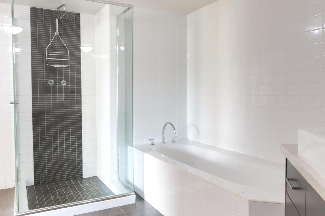 Fiveways Balcony, King Bed, Chef'S Kitchen Apartment Fremantle Bagian luar foto