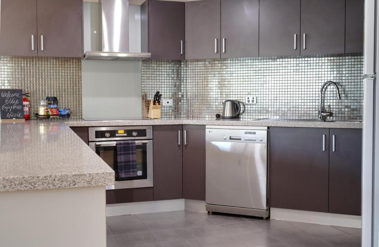 Fiveways Balcony, King Bed, Chef'S Kitchen Apartment Fremantle Bagian luar foto