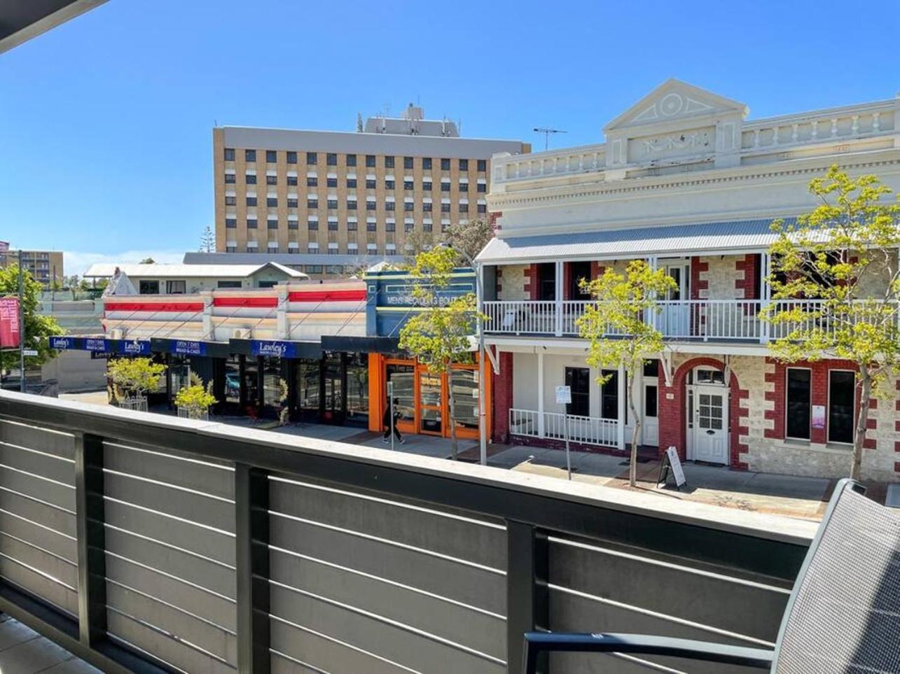 Fiveways Balcony, King Bed, Chef'S Kitchen Apartment Fremantle Bagian luar foto
